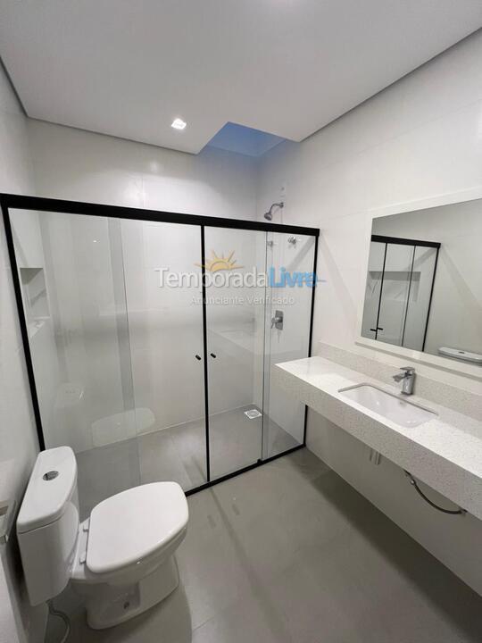 Casa para aluguel de temporada em Bombinhas (Canto Grande)