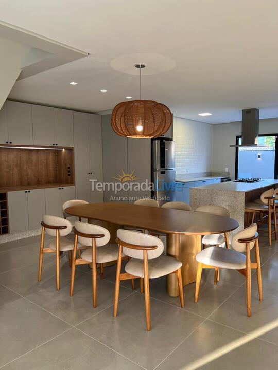 Casa para aluguel de temporada em Bombinhas (Canto Grande)