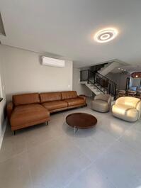 CASA 04 DORMITÓRIOS, ALTO PADRÃO, EM CANTO GRANDE, ATÉ 08 PESSOAS,TOP