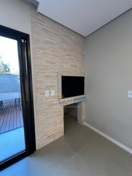 Casa para aluguel de temporada em Bombinhas (Canto Grande)