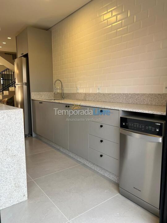 Casa para aluguel de temporada em Bombinhas (Canto Grande)