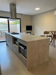 CASA 04 DORMITÓRIOS, ALTO PADRÃO, EM CANTO GRANDE, ATÉ 08 PESSOAS,TOP