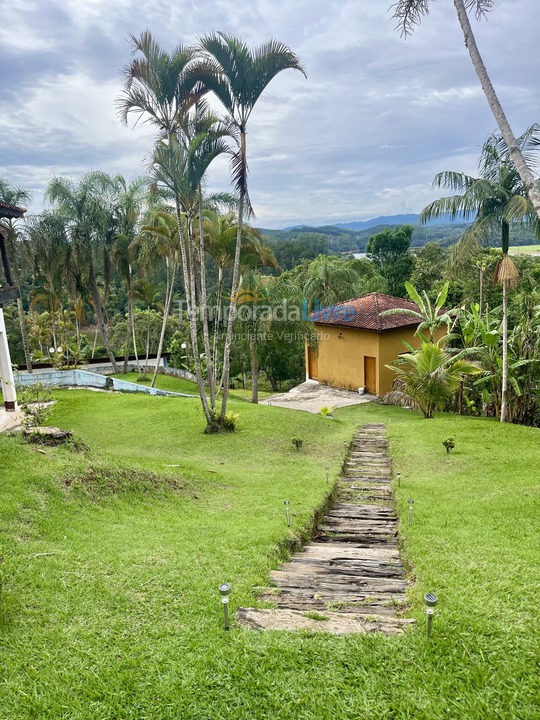 Chácara / sítio para aluguel de temporada em Juquitiba (Barra Mansa)