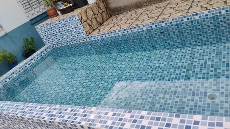 Casa con super patio trasero y asador