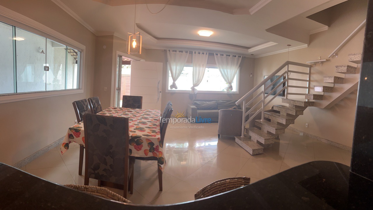 Casa para alquiler de vacaciones em Cabo Frio (Praia do Forte)