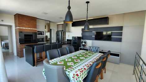 🌊 Fabulous Penthouse with Jacuzzi and Full Ocean View – Bombas Beach, SC