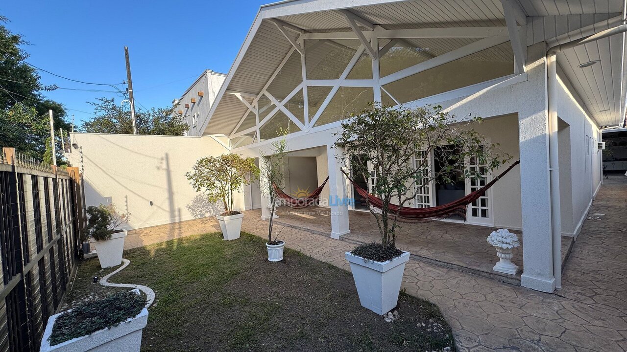 House for vacation rental in Guarujá (Praia do Pernambuco)