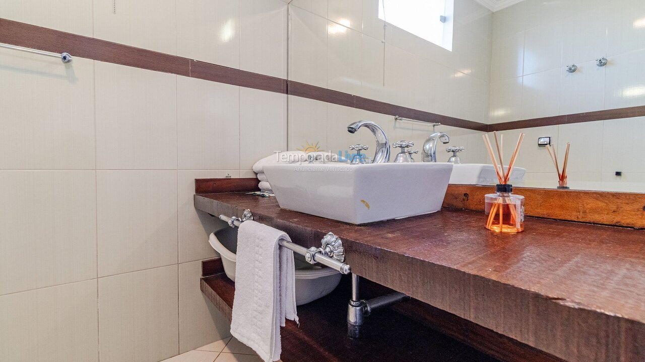 Casa para alquiler de vacaciones em Guarujá (Praia do Pernambuco)