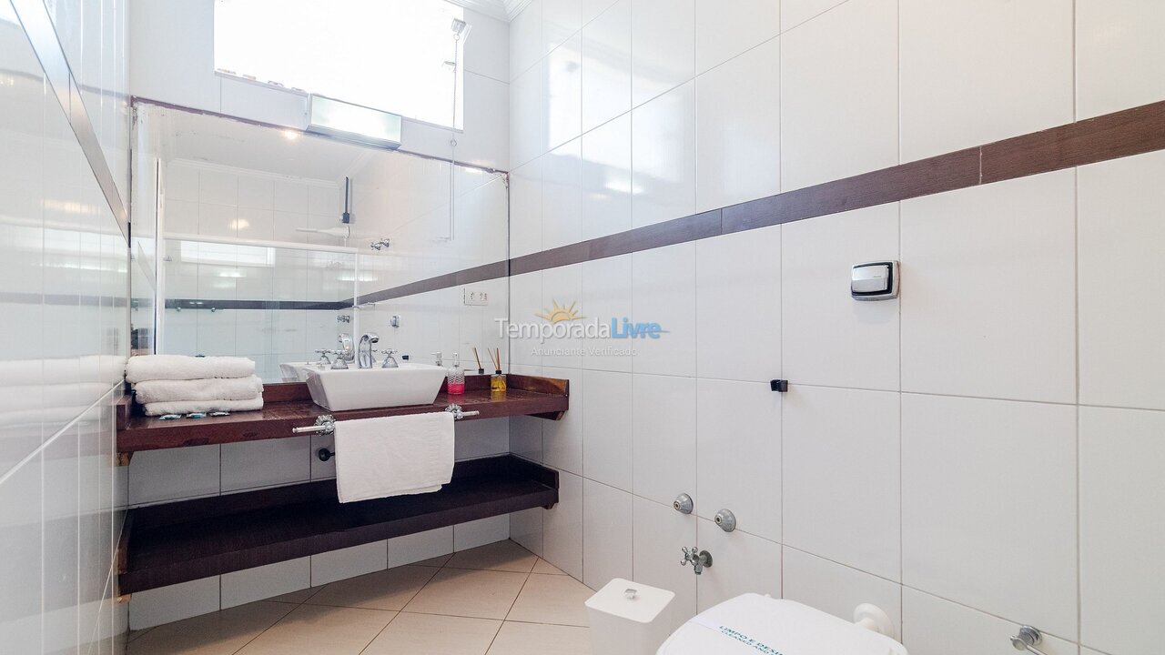 Casa para alquiler de vacaciones em Guarujá (Praia do Pernambuco)