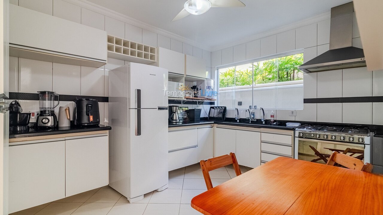 Casa para alquiler de vacaciones em Guarujá (Praia do Pernambuco)