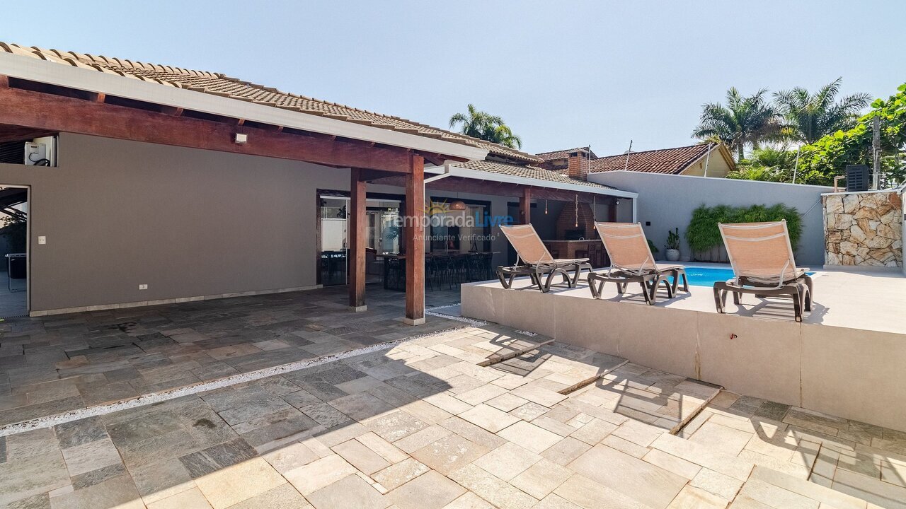 Casa para alquiler de vacaciones em Guarujá (Praia do Pernambuco)