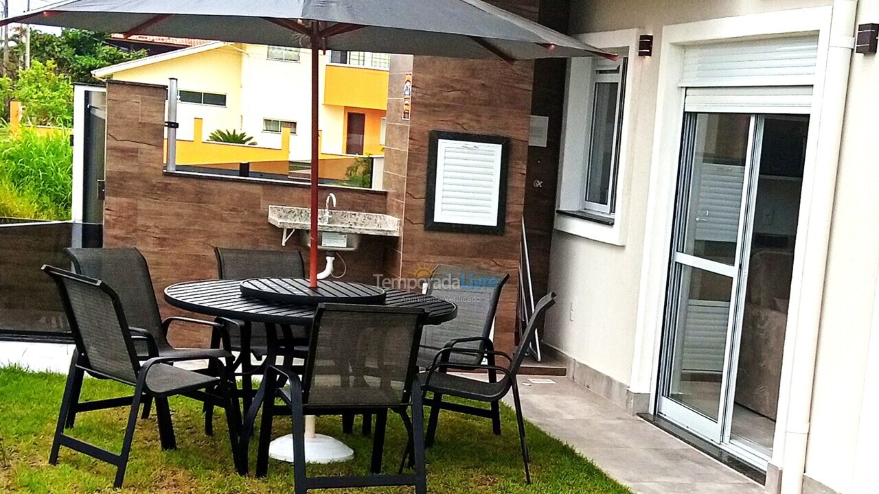 Apartamento para aluguel de temporada em Palhoça (Praia da Pinheira)