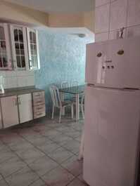 Linda casa em condomínio, pertinho praia 2 dor.