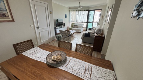 Apartamento em Riviera pé na areia com vista para o mar