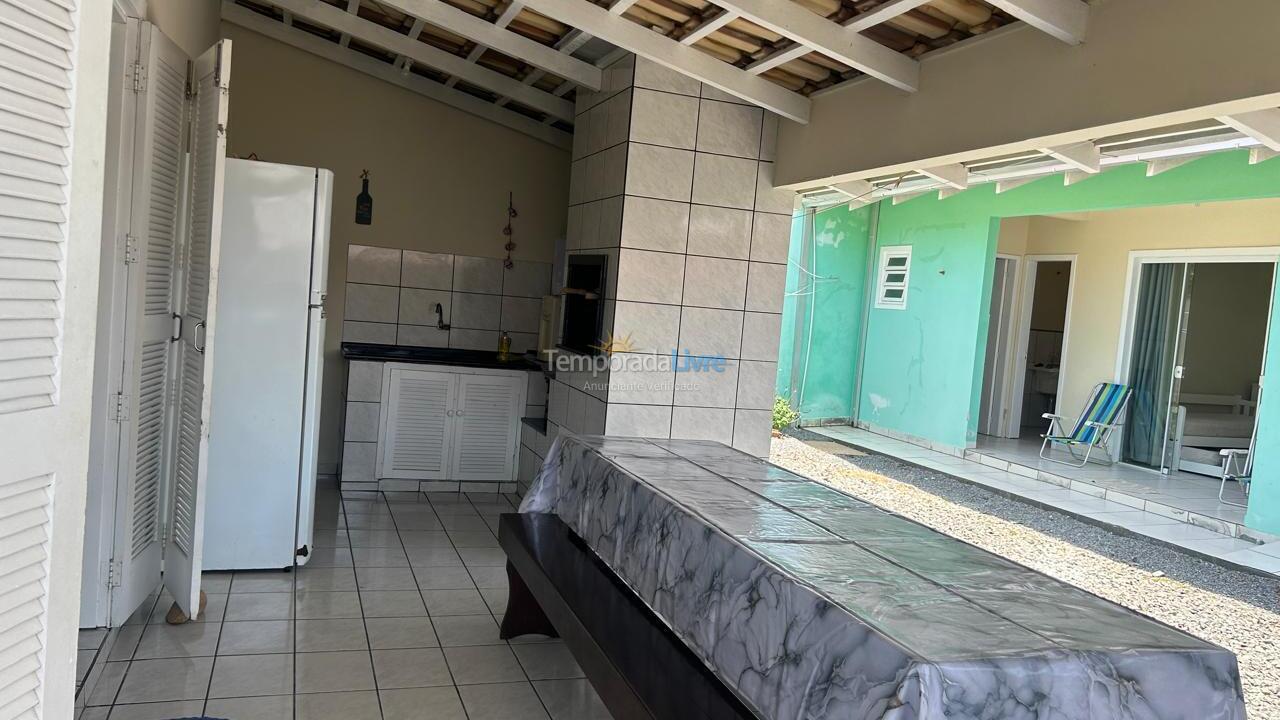 Casa para aluguel de temporada em São Francisco do Sul (Itaguaçu)