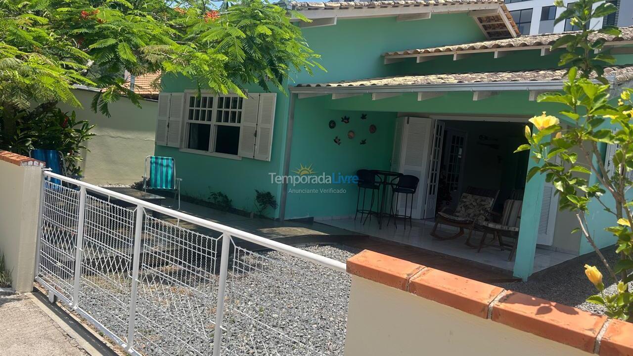 Casa para aluguel de temporada em São Francisco do Sul (Itaguaçu)