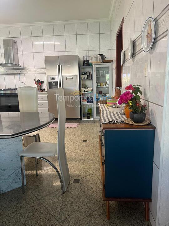 Casa para alquiler de vacaciones em Bertioga (Praia de Guaratuba)