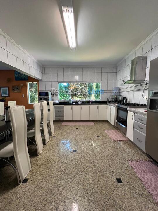 Casa para alquiler de vacaciones em Bertioga (Praia de Guaratuba)