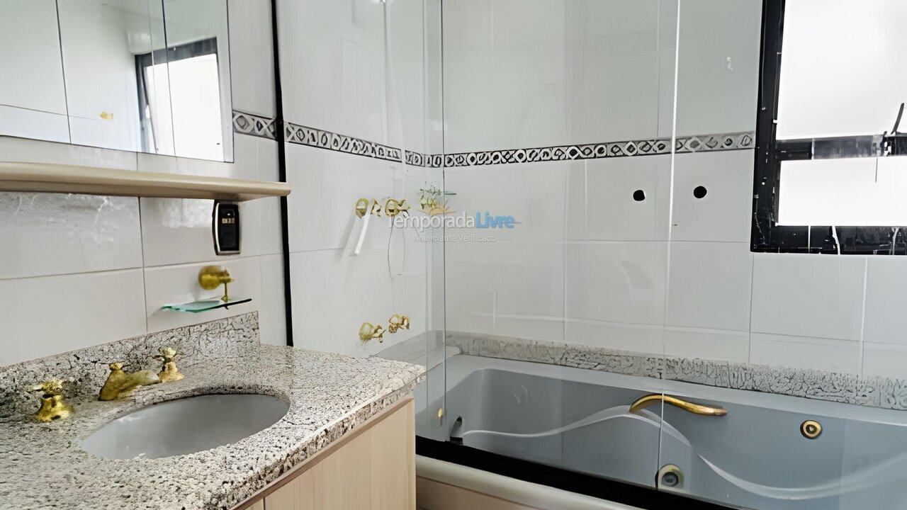 Apartamento para aluguel de temporada em Guarujá (Lot Joao Batista Juliao)