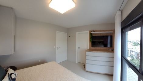 ALQUILER POR TEMPORADA: JURERÊ INTERNACIONAL, 2 DORMITORIOS (1 SUITE)