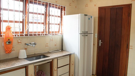 Casa con piscina en la Playa Enseada, en Ubatuba-SP, a 90m de la playa (código CE001)