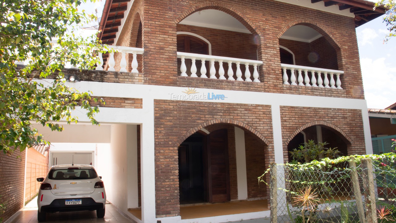 Casa para alquiler de vacaciones em Ubatuba (Enseada)