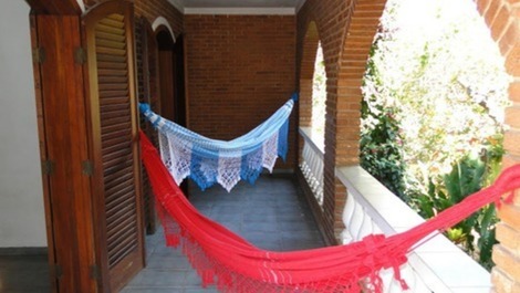 Casa con piscina en la Playa Enseada, en Ubatuba-SP, a 90m de la playa (código CE001)
