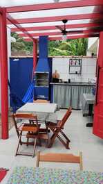 Chalet 100m from Enseada beach, pet friendly (code CHE001)