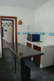 Casa a 60 metros da Praia da Enseada/Ubatuba (cód. CE021)