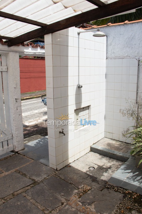 Casa para aluguel de temporada em Ubatuba (Enseada)