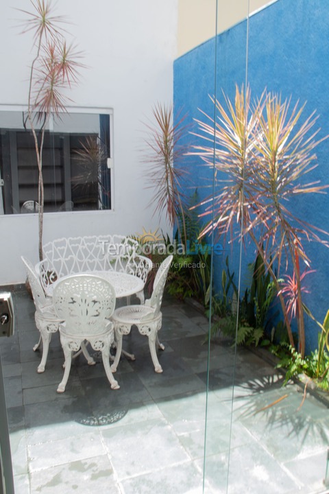 Casa para aluguel de temporada em Ubatuba (Enseada)