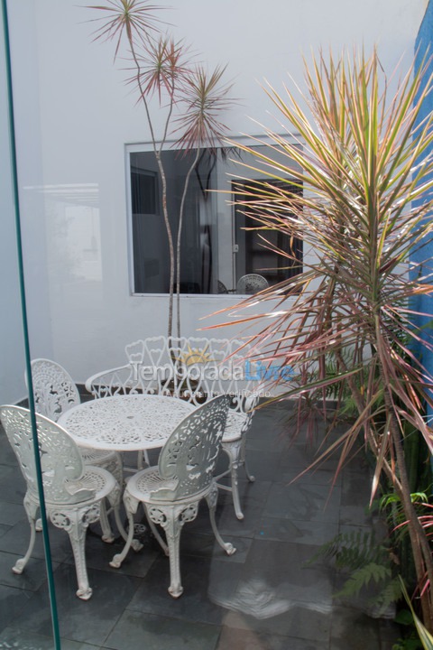 Casa para aluguel de temporada em Ubatuba (Enseada)