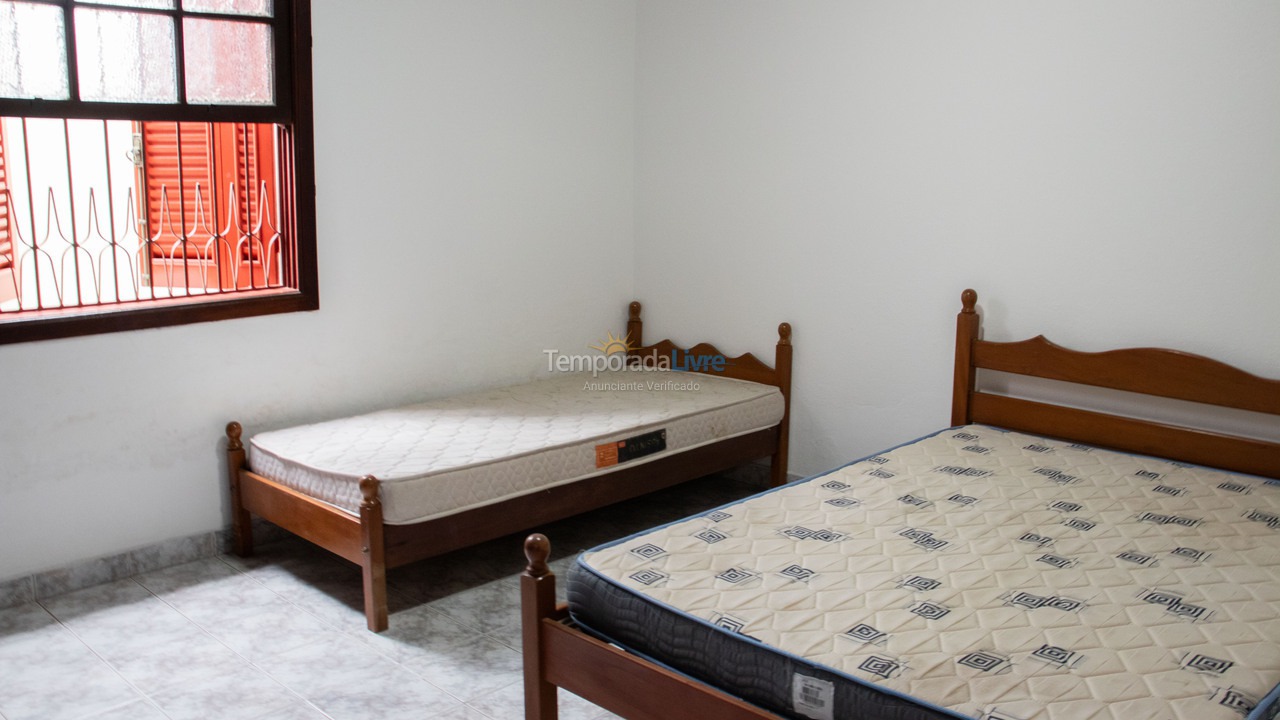 Casa para aluguel de temporada em Ubatuba (Enseada)