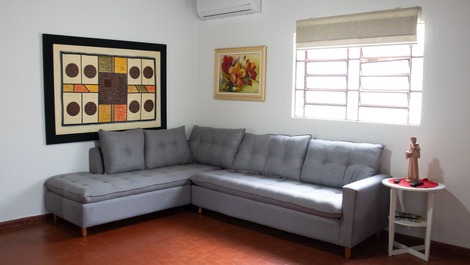 Casa a 80 metros da Praia da Enseada/Ubatuba (cód. CE087)