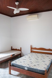 Casa a 80 metros da Praia da Enseada/Ubatuba (cód. CE087)