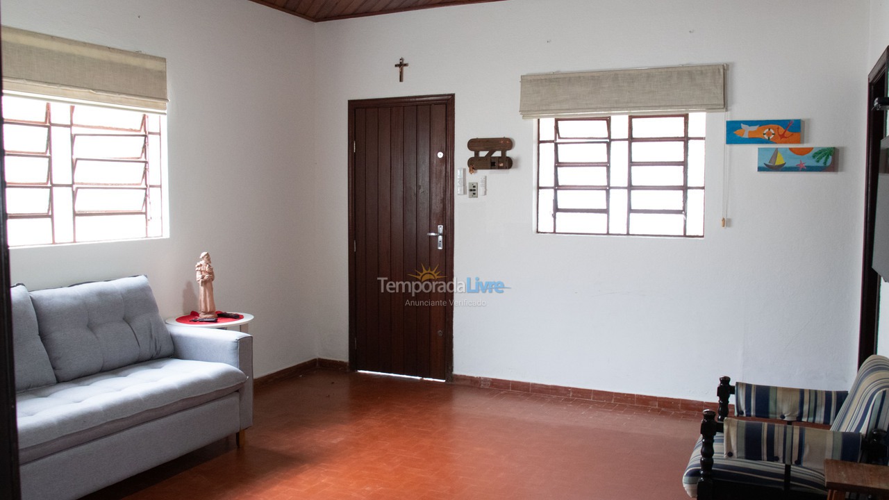 Casa para aluguel de temporada em Ubatuba (Enseada)