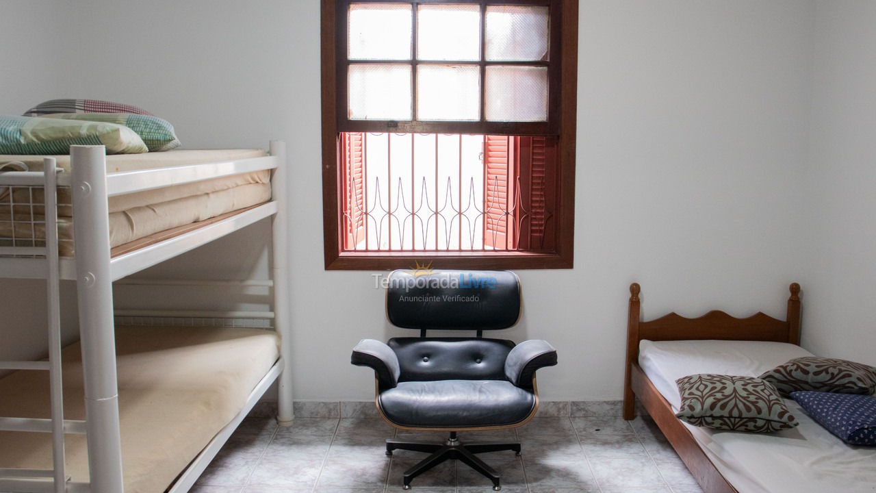 Casa para aluguel de temporada em Ubatuba (Enseada)