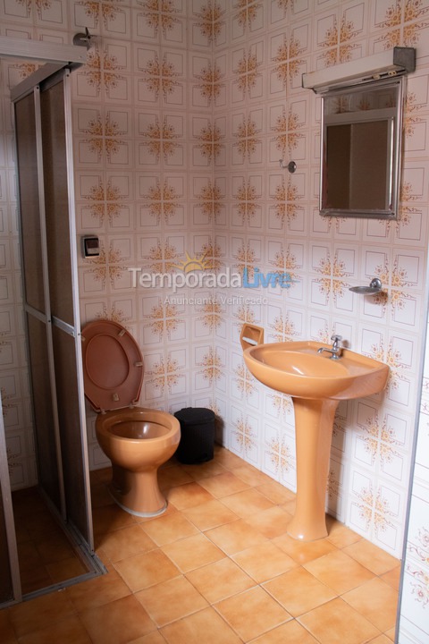 Casa para aluguel de temporada em Ubatuba (Enseada)