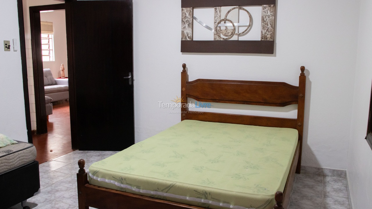 Casa para aluguel de temporada em Ubatuba (Enseada)