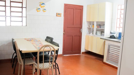 Casa a 80 metros da Praia da Enseada/Ubatuba (cód. CE087)