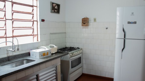 Casa a 80 metros da Praia da Enseada/Ubatuba (cód. CE087)