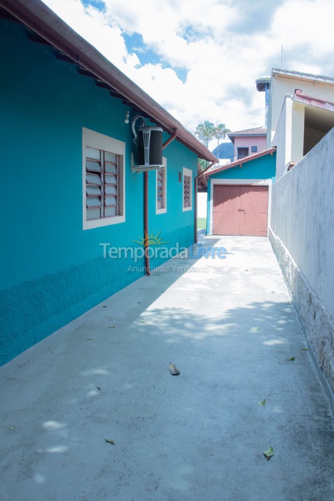 Casa para aluguel de temporada em Ubatuba (Enseada)
