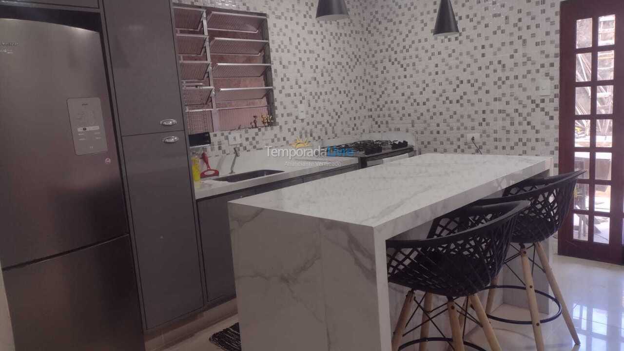 Casa para alquiler de vacaciones em Guarujá (Enseada)