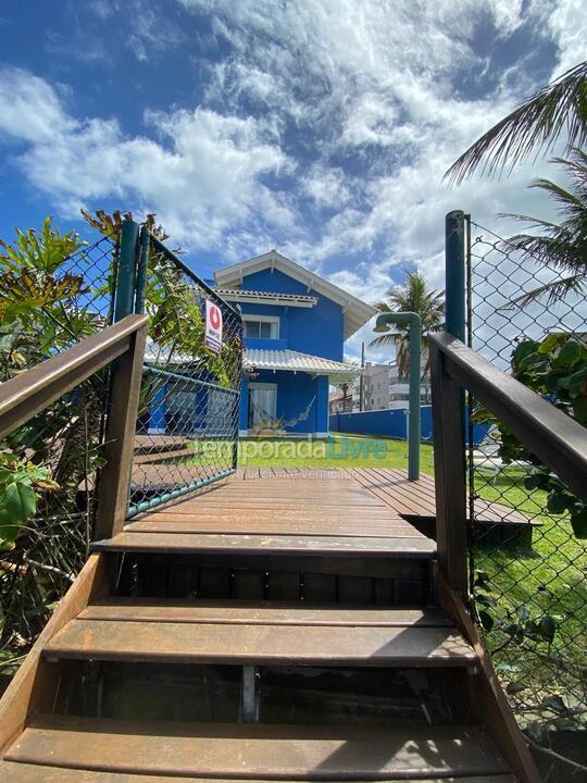 Casa para aluguel de temporada em Bombinhas (Canto Grande)