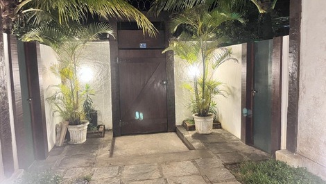 Casa em Geribá a poucos metros da praia