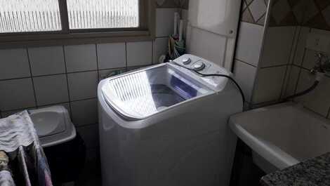 Penthouse apartment with 3 bedrooms in Martim de Sá, 50m from Adriana beach.