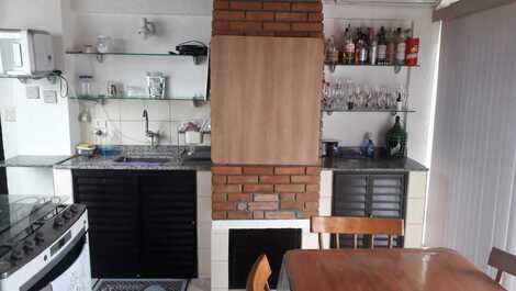 Penthouse apartment with 3 bedrooms in Martim de Sá, 50m from Adriana beach.