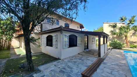 Casa con 6 suites: Piscina, A/C, Parking, BBQ.