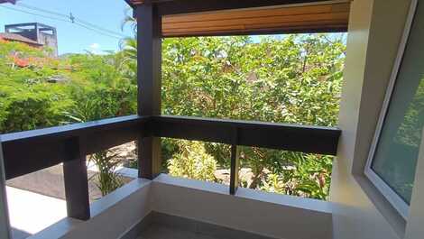 Baleia, 4 suítes, piscina, churrasqueira. 10 pessoas.