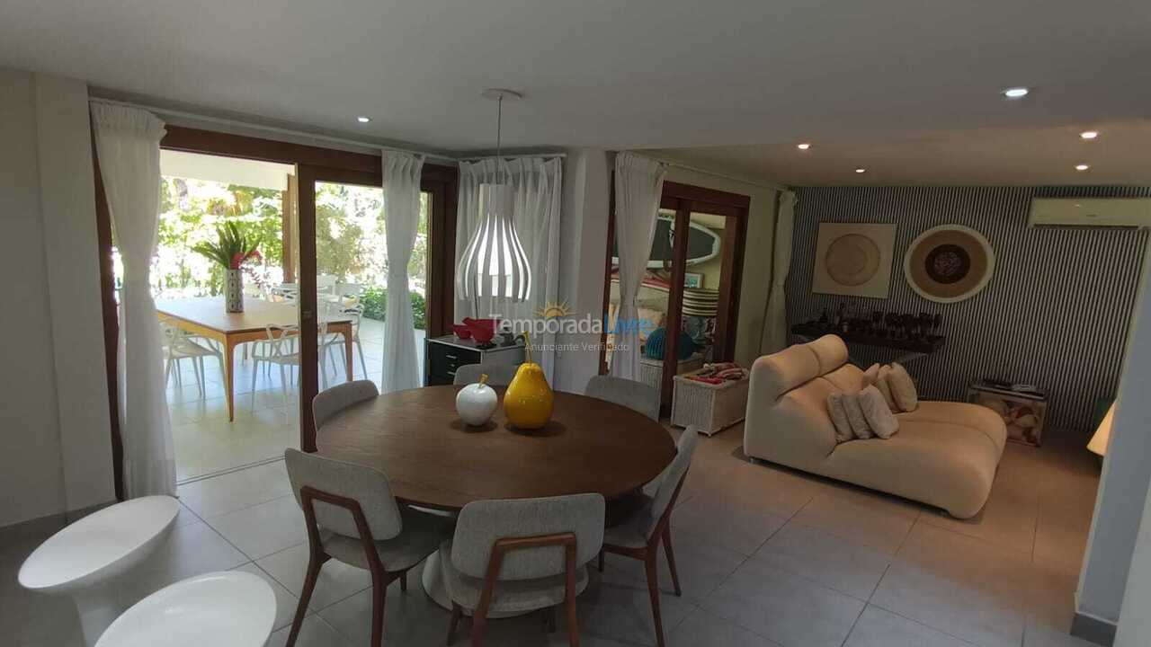 Casa para aluguel de temporada em São Sebastião (Praia da Baleia)